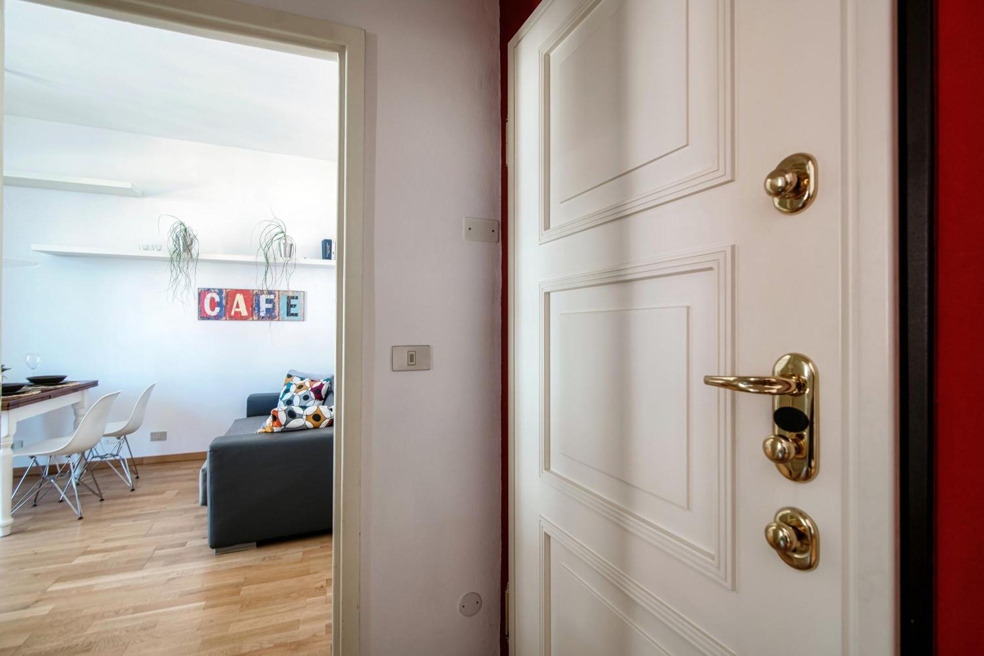 Anna'S Home Super Cozy Flat, With A/C, High Speed Wifi, Near The Lake And Public Transport Como Exterior photo